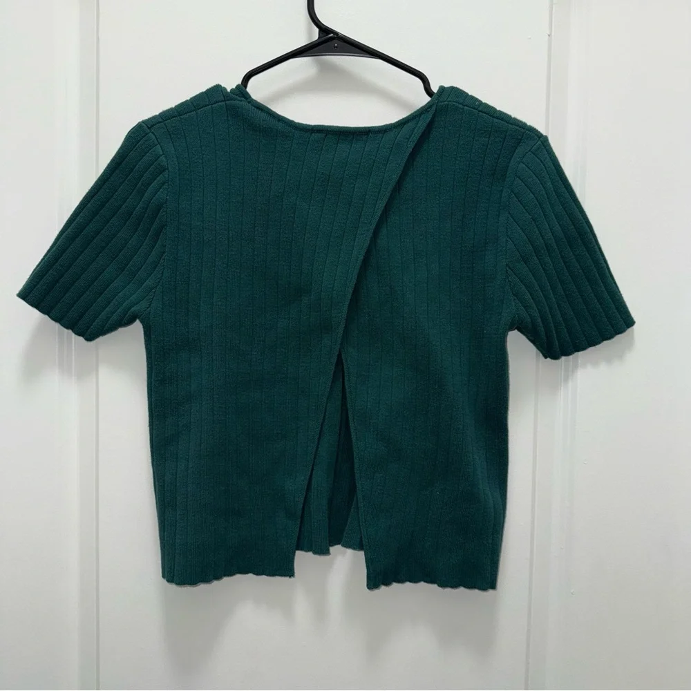 Lulu’s Forest Green Vertically Ribbed Open Back Short Sleeve Knit Top